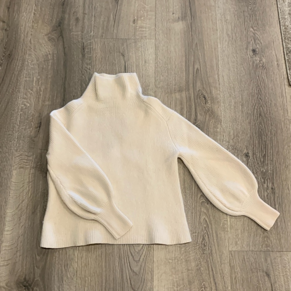 Creme Cropped Sweater